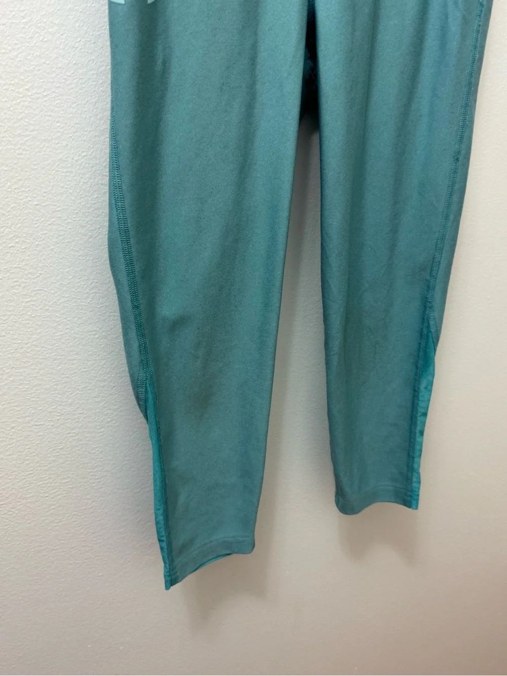 Under Armour Teal Girls' Capri Leggings